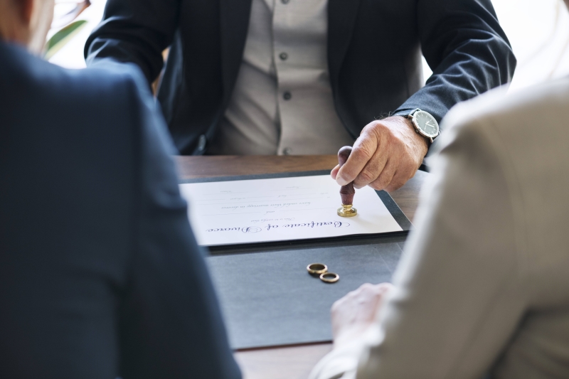 Ly Hôn Có Phải Lúc Nào Cũng Là Mất Mát? Hay Là Cơ Hội Để Bắt Đầu Lại Một Cách Công Bằng?